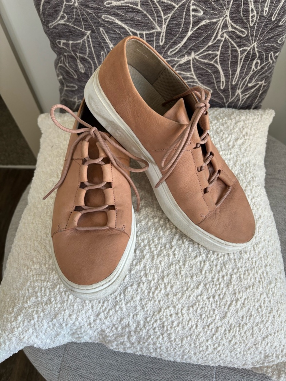 Eileen Fisher Women’s Casual Leather Lace-Up Sneakers in Dusty Rose tan size 8.5